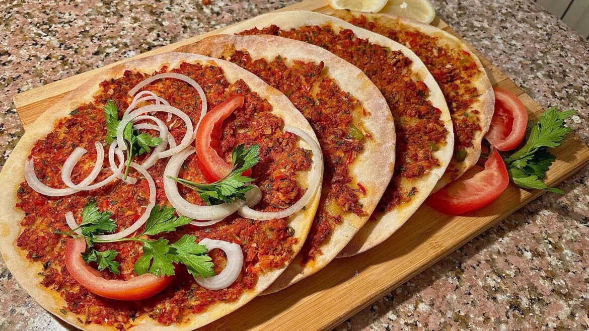Turkish Lahmacun Recipe | ঘরেই বানান টার্কিশ কিমা রুটি! Turkish Lahmacun Recipe | ঘরেই বানান টার্কিশ কিমা রুটি!