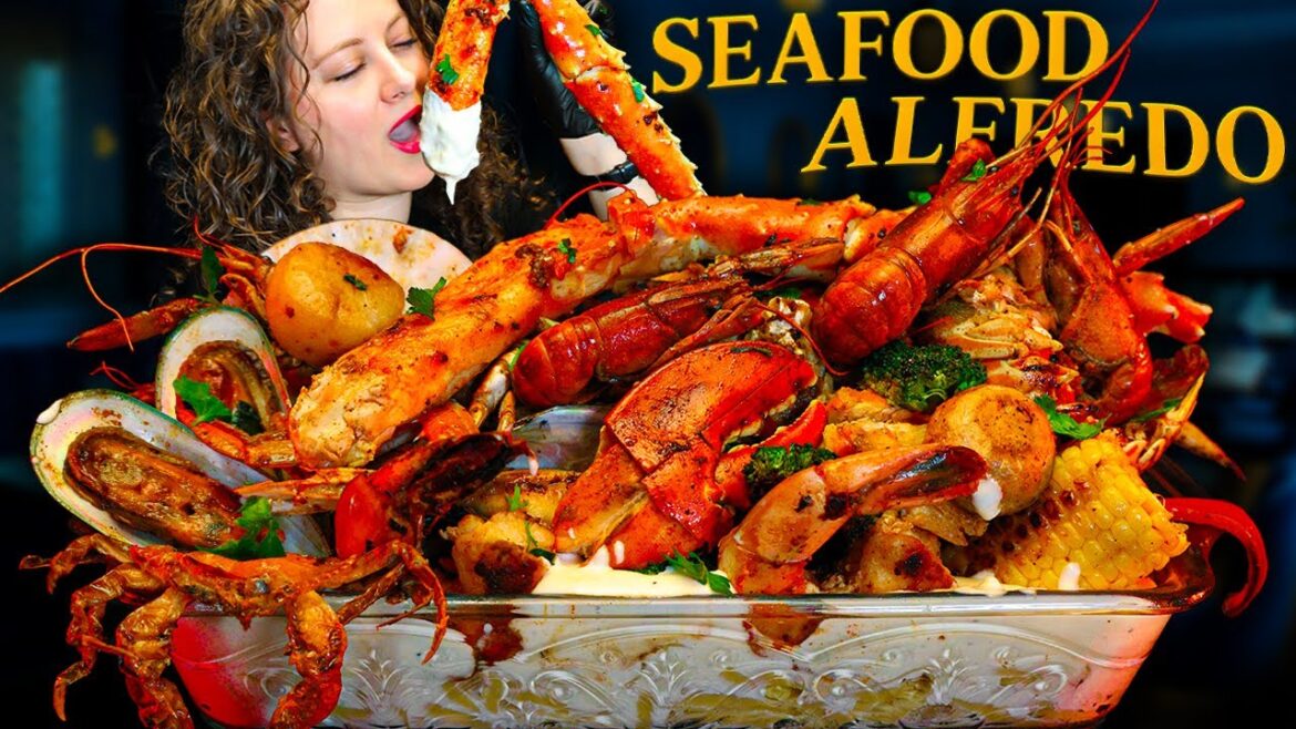 KING CRAB SEAFOOD MUKBANG | FETTUCCINE ALFREDO SEAFOOD PASTA MUKBANG | SEAFOOD BOIL MUKBANG ASMR