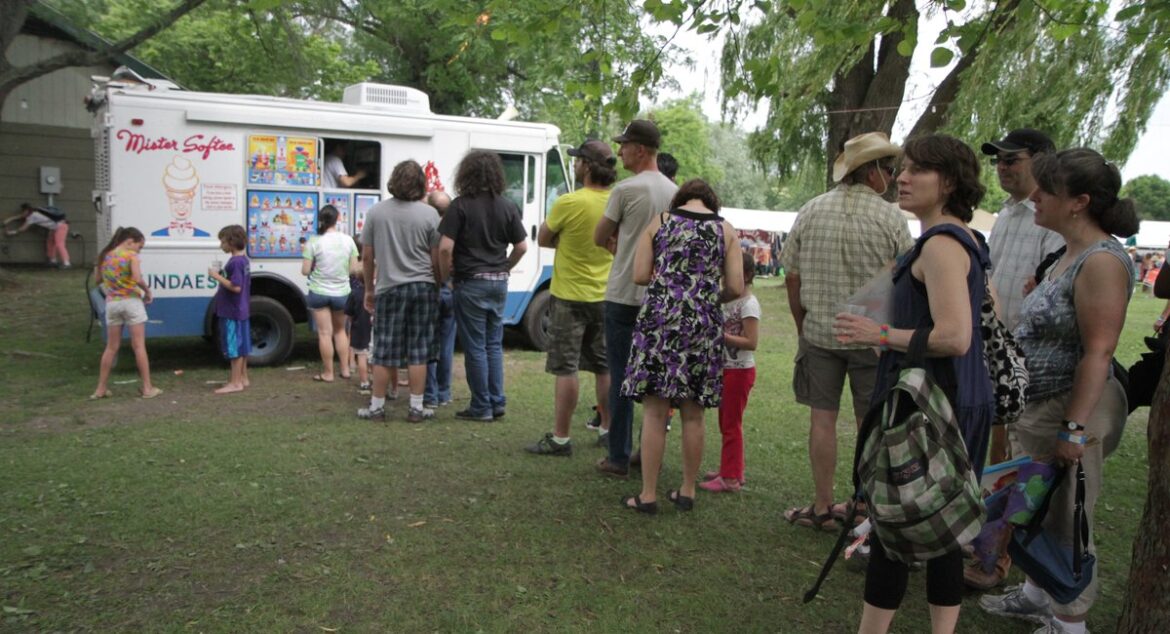 Mister Softee hires $900-an-hour lawyers to go after alleged copycat in the Bronx
