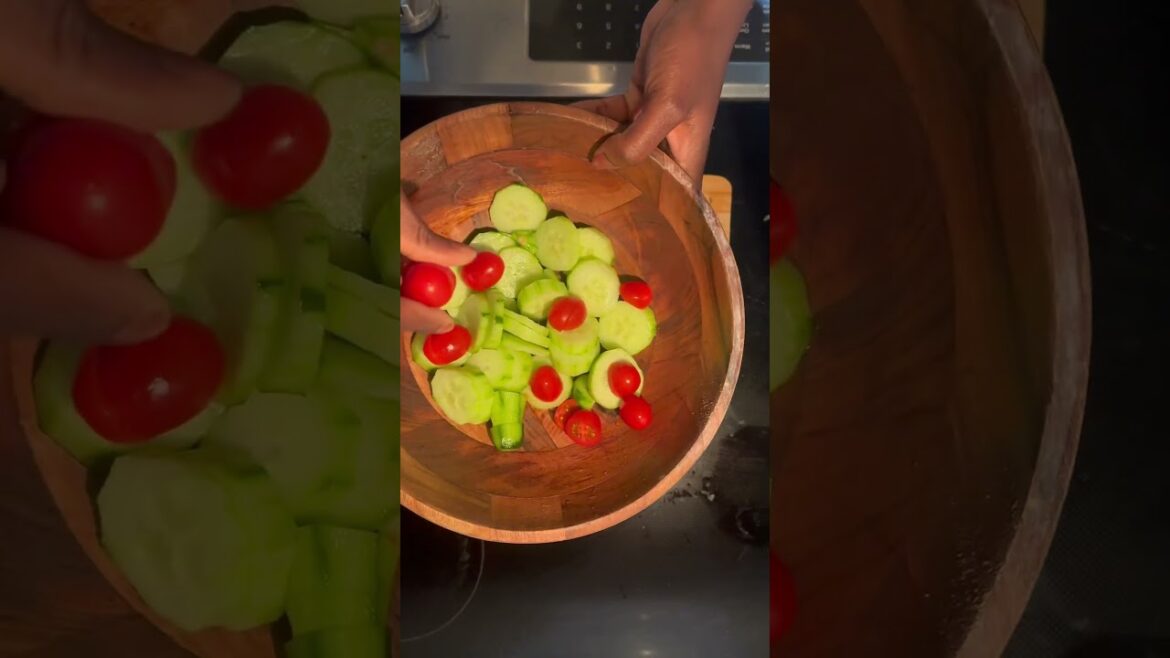 #saladrecipe #greekfood #recipes #shortsfeed #shortvideo #cooking #food #mealprep