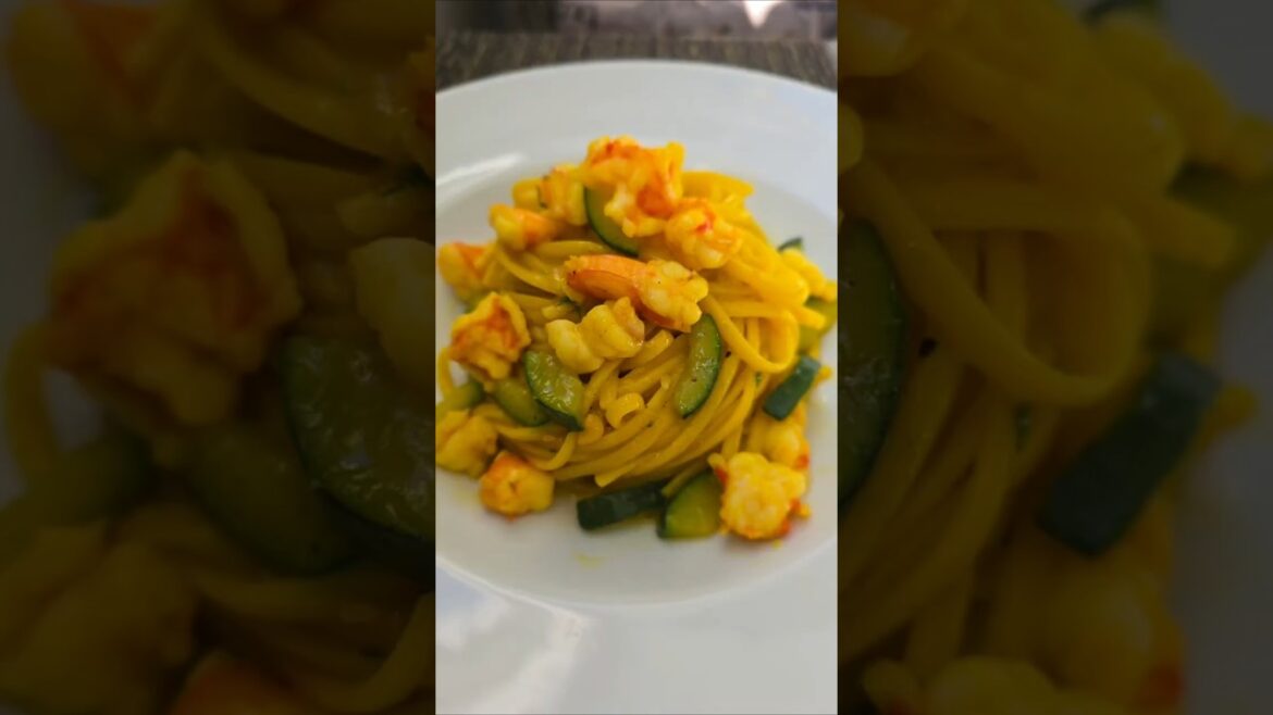 Linguine con gamberetti, zucchine e zafferano/Linguine with shrimp, courgettes and saffron#shorts