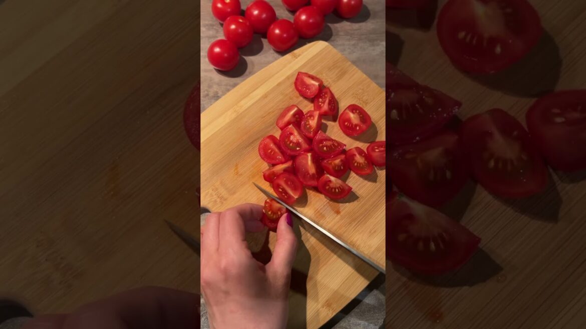 Форель с рукколой, гренками и черри - идеальный ужин #food #cooking #dinner