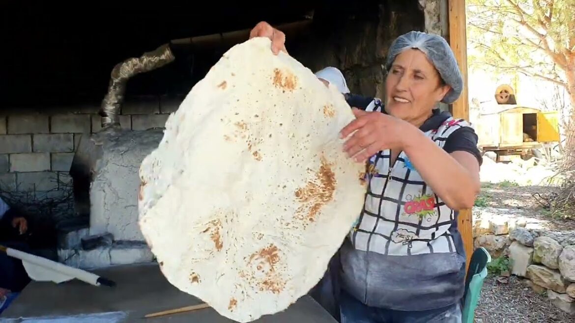 تقاليد الضيع اللبنانية | خبز المرقوق على الأصول في بلدة زان – البترون Authentic Markouk Bread in Zan تقاليد الضيع اللبنانية | خبز المرقوق على الأصول في بلدة زان - البترون Authentic Markouk Bread in Zan