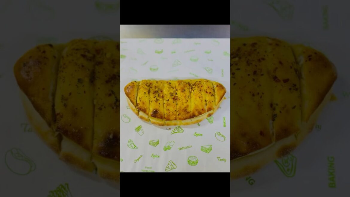 Trending recipe of garlic bread recipe #italianfood #crispyzingerburger #pizza recipe #garlic bread