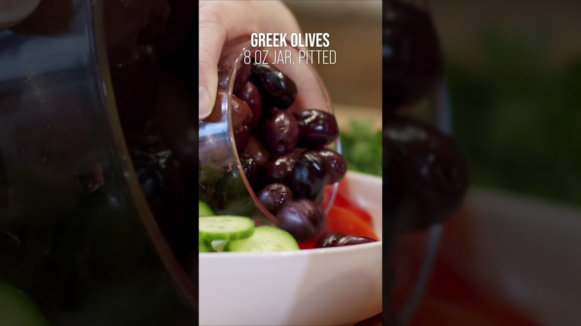 Sun Dried Tomato Greek Salad #recipe #sundriedfood #greek #greeksalad #healthy #healthyeating #yum