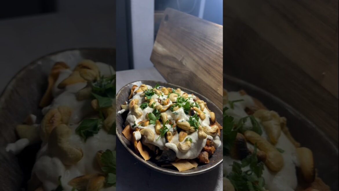 Fattet Batinjan (Arabic Recipe) #recipe #baking #viralvideo #middleeasternsweets #foodiefavorites Fattet Batinjan (Arabic Recipe) #recipe #baking #viralvideo #middleeasternsweets #foodiefavorites