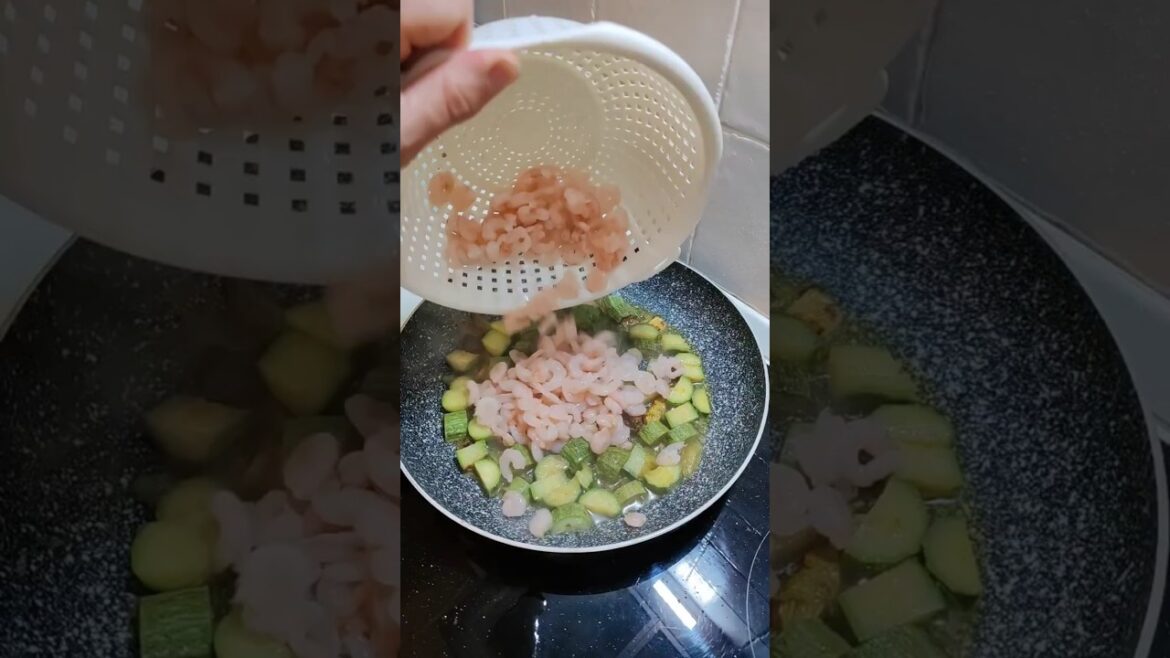 Ricetta Gamberetti e zucchine Bulgur – Ricetta facile light integrale #ricetta #fish #bulgur Ricetta Gamberetti e zucchine Bulgur - Ricetta facile light integrale #ricetta #fish #bulgur