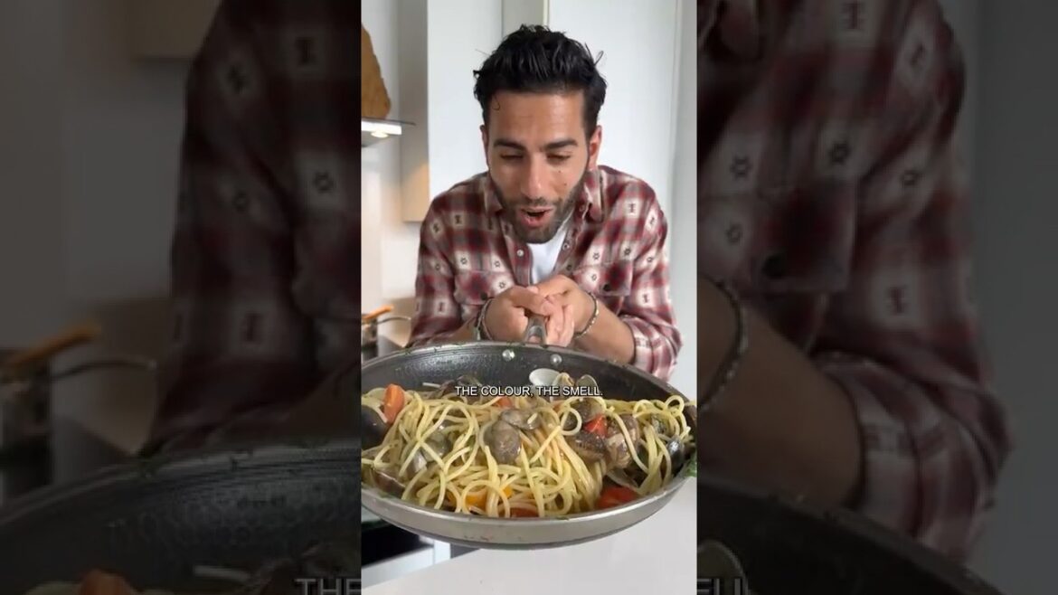 Spaghetti alle Vongole - Spaghetti with Clams