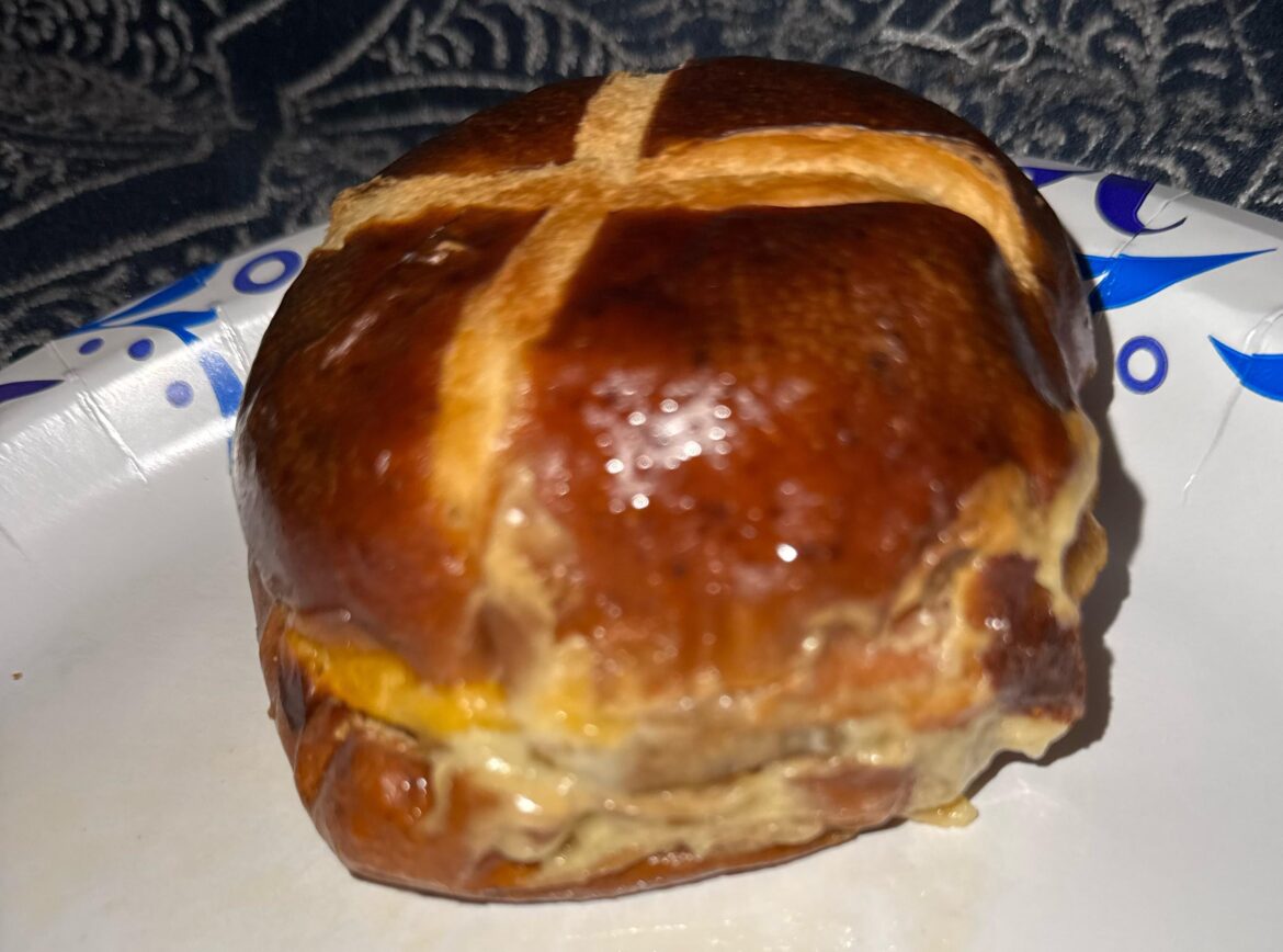 Sloppy cheese burger on a pretzel 🥨 bun 🥖