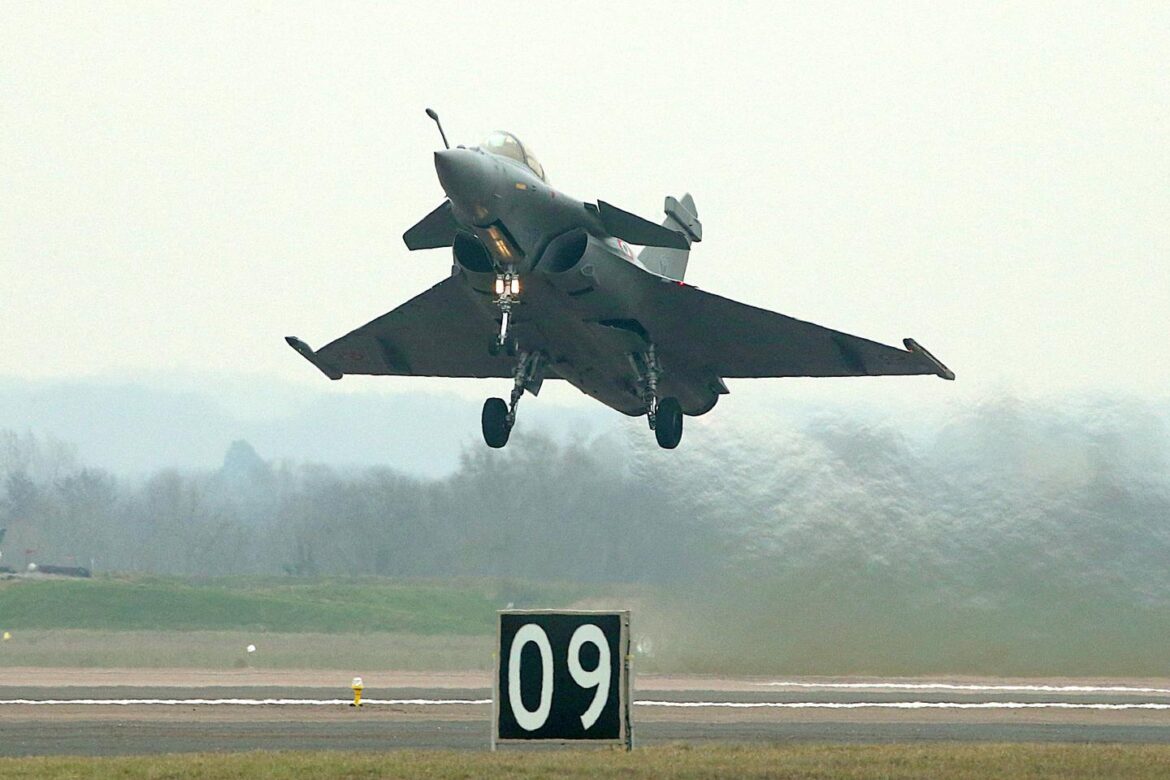 France's defense budget paradox: More money, fewer purchases