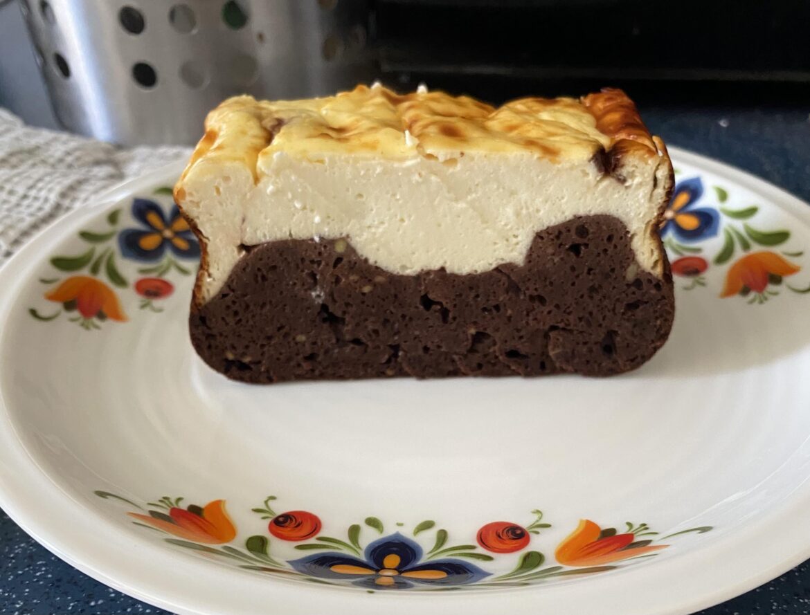 Keto-friendly cheesecake brownies