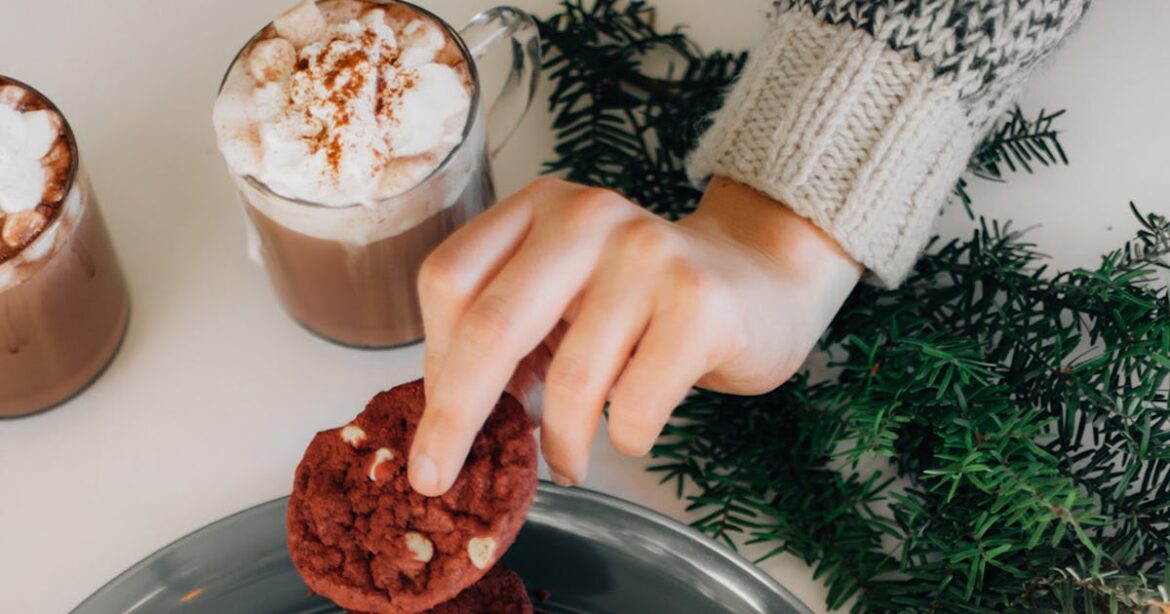 31 Holiday Desserts From Pies & Cakes To Cookies & Candy