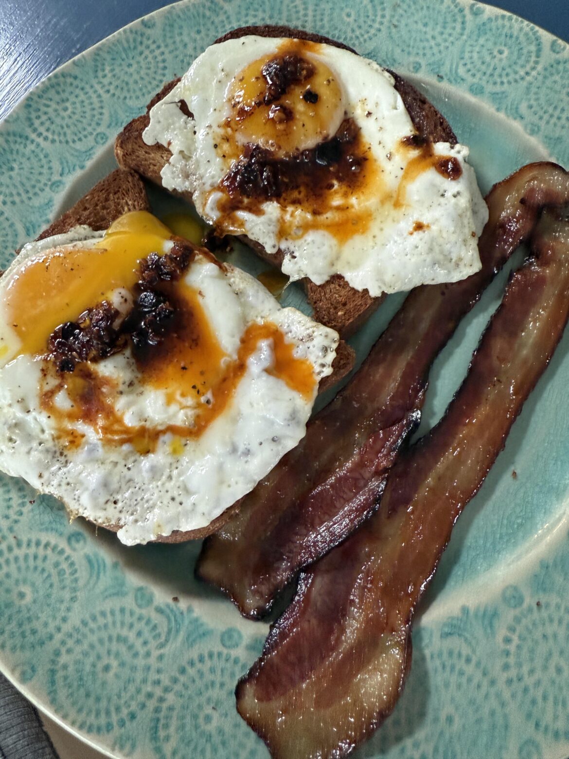 Do y’all love topping your eggs with chilli crisp as much as I do?