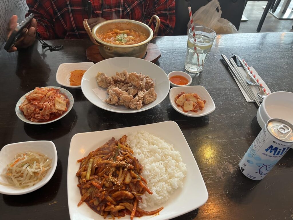 Chicken deopbap ? Dak  beokkeum deopbap ?