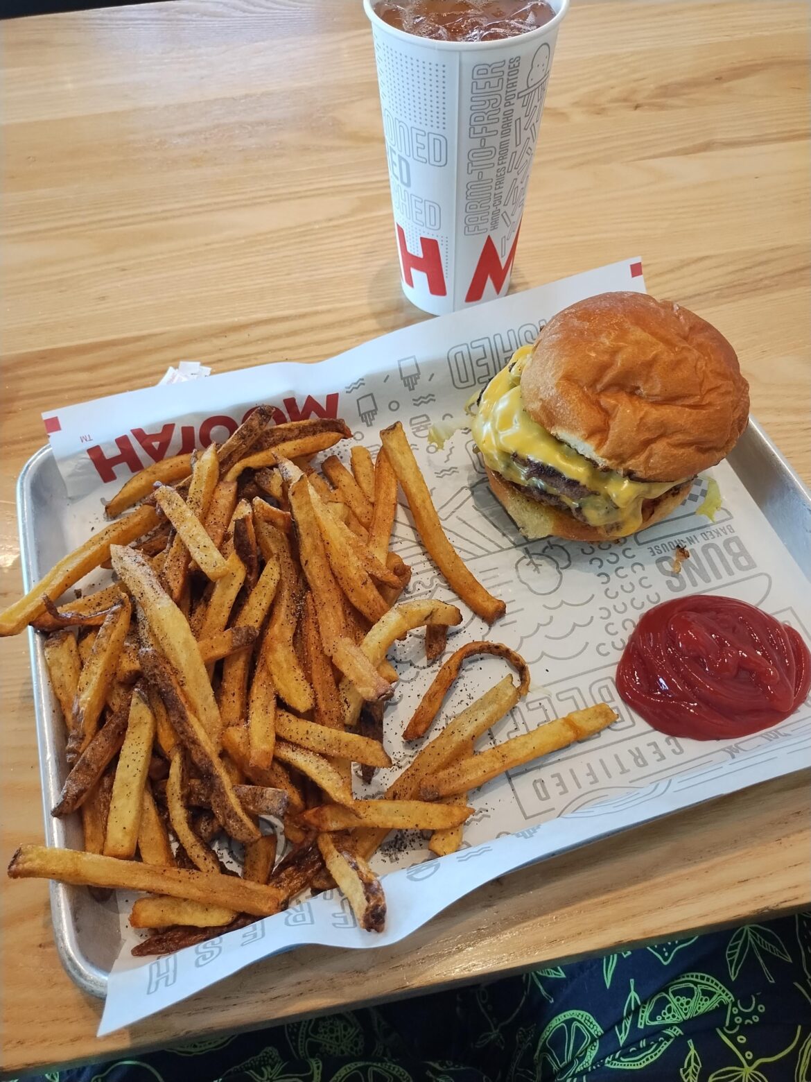 A mooyah burger 🫠