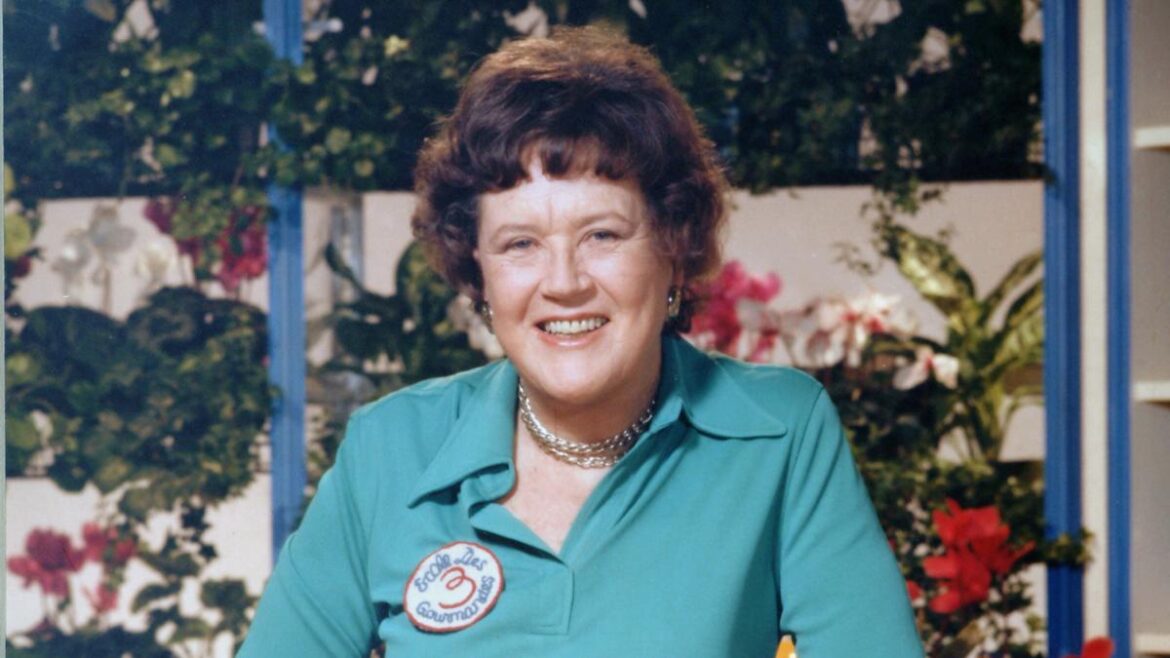 The Only 4 Ingredients Julia Child Used For Scalloped Potatoes Yahoo lifestyle home