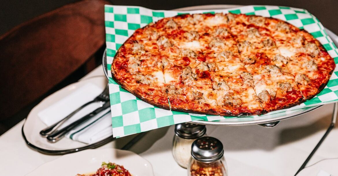 Chicago’s Best Tavern-Style Pizza - Eater Chicago