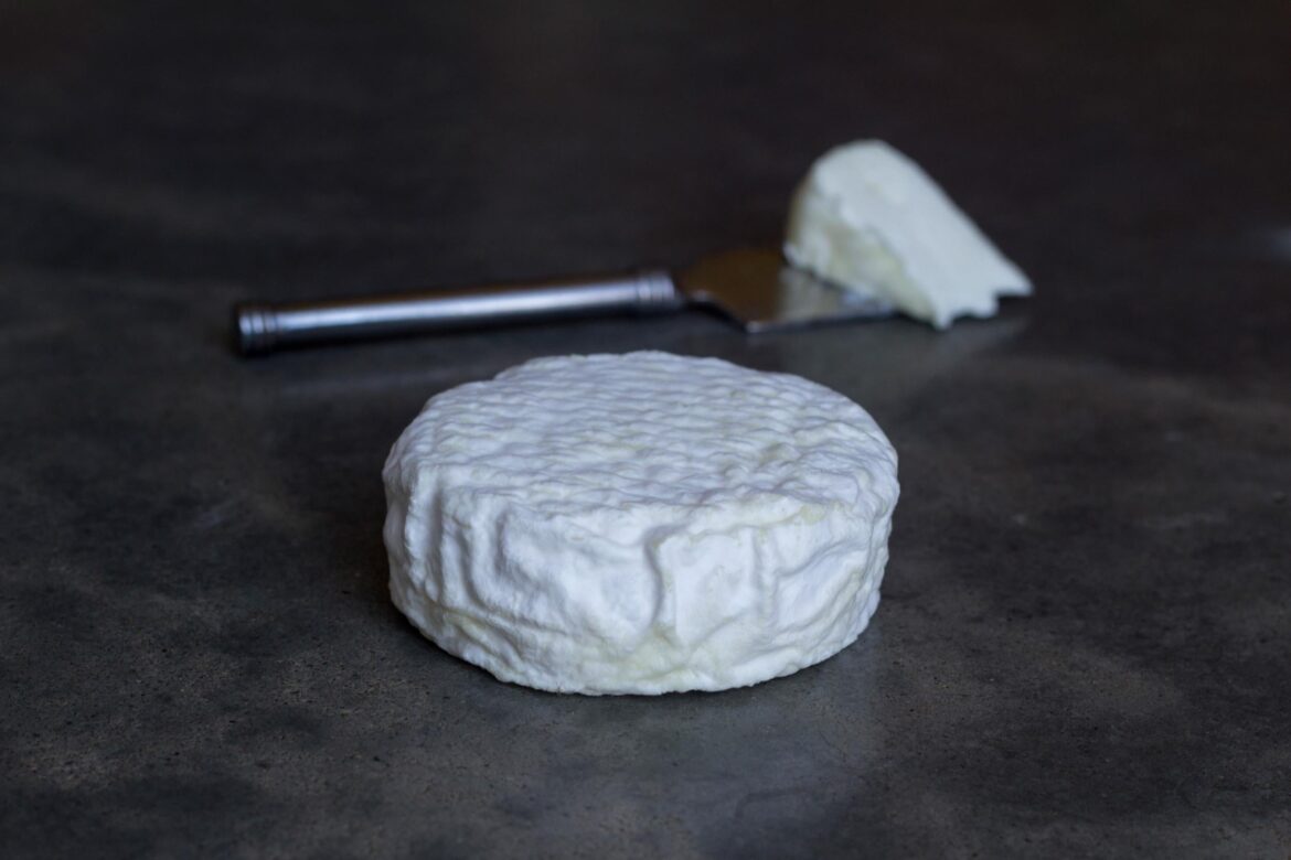 Day 1656 of posting images of cheese until I run out of cheese types: Sonnet