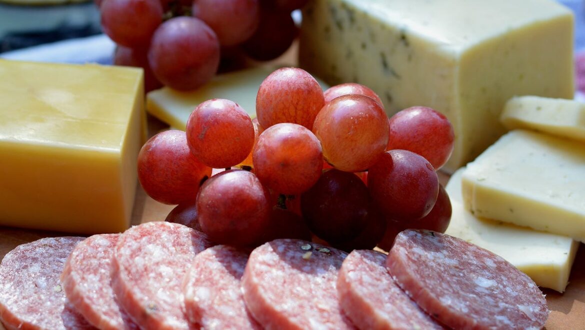 Takeout foods to fill your French picnic basket