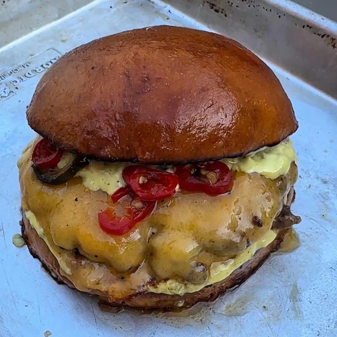 Chili cheese smash burger