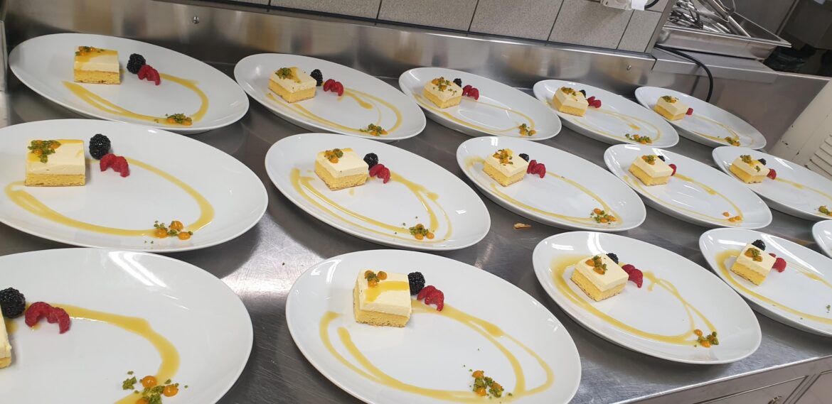 This is my 10th day in the kitchen. Roast my plating skills.