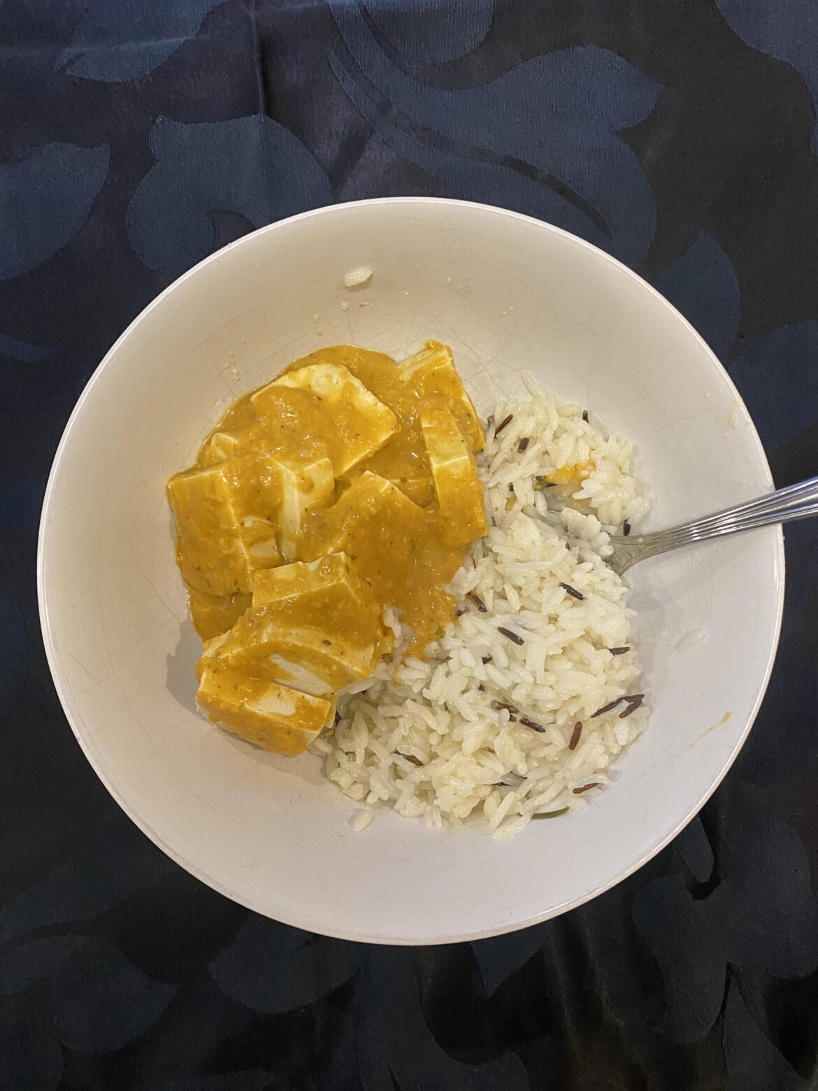 Delicious tofu korma masala with Portuguese “Carolino” rice
