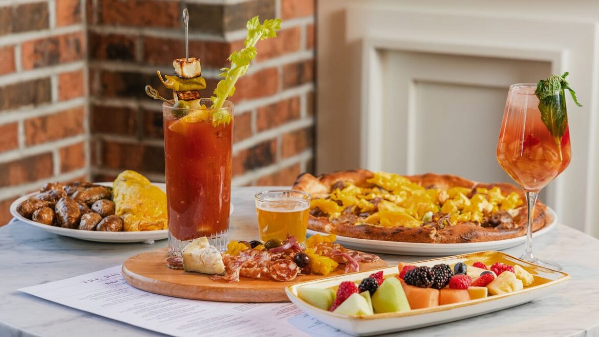 Mother’s Day brunch, dinner specials at Milwaukee restaurants in 2025 Mother’s Day brunch, dinner specials at Milwaukee restaurants in 2025