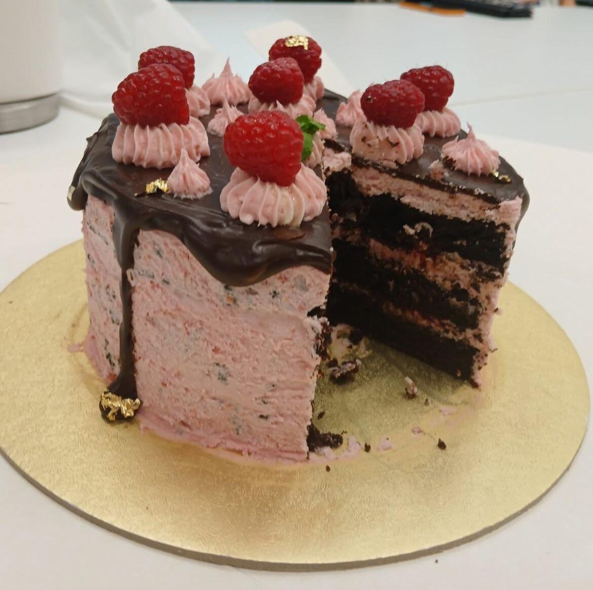 Chocolate and raspberry cream-cheese cake Chocolate and raspberry cream-cheese cake