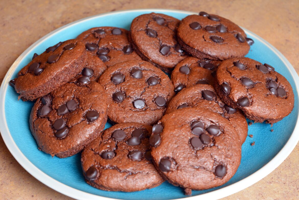 made some "cookies" from box cake mix. Only 58 calories each.