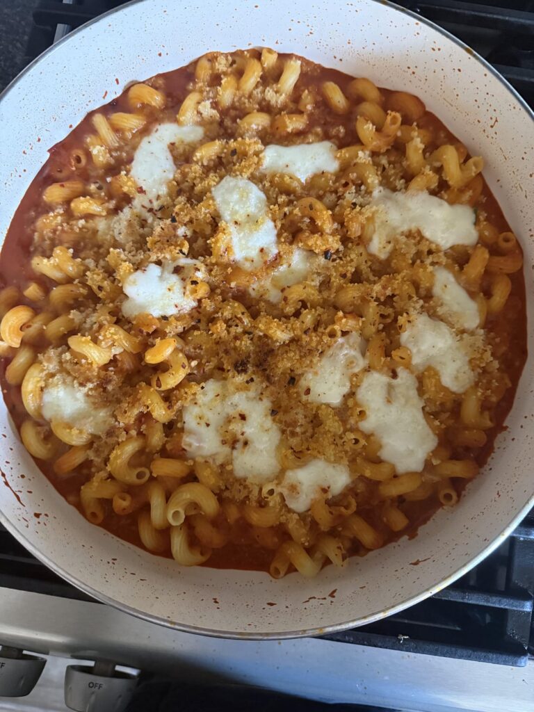 Roasted Pepper & Mozz Cavatappi Bake. Review Below ⬇️