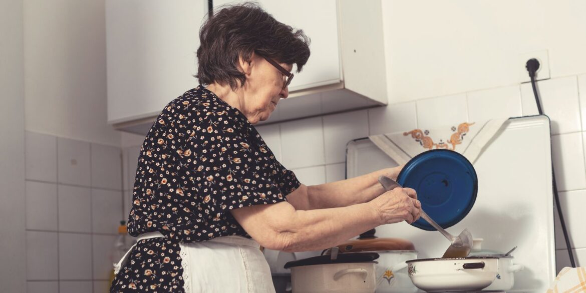 The World War II Trick That Stretches Your Groceries My Grandma’s 3-Ingredient Dinner Is Embarrassingly Simple, Yet So Delicious