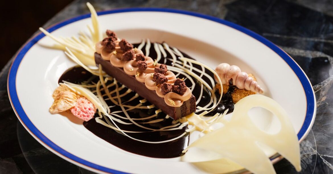 Pisces Makes a Splash at Wynn With Rare Lobster, Chocolate Fish, and a View