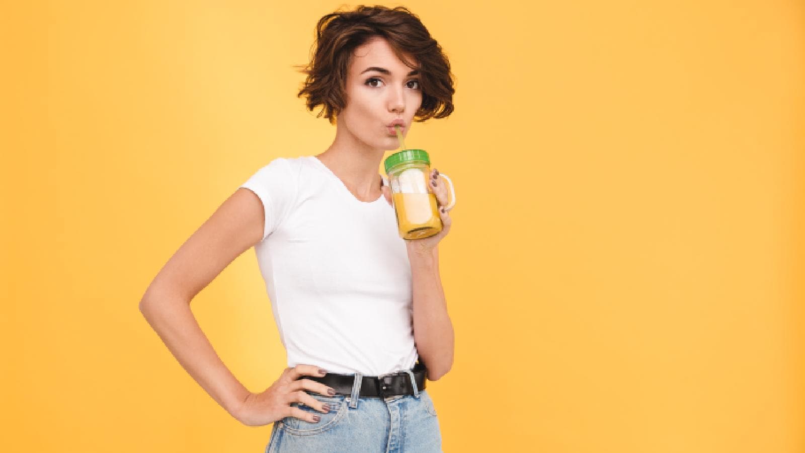 A woman having Brazilian Mounjaro drink