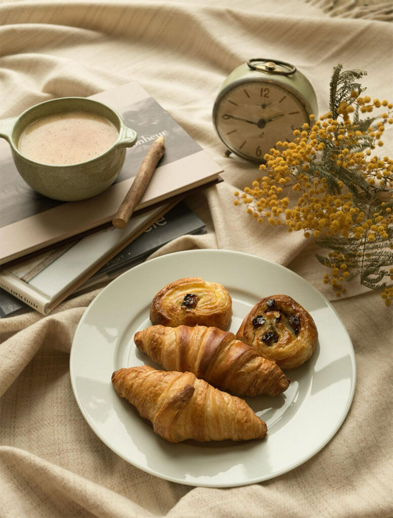 Exploring the Elegance of French Cuisine and Heartiness of Russian Cuisine