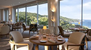 La Voile dining room