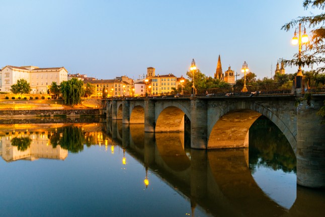 Landscape of Logroño with the Ebro river at dusk.