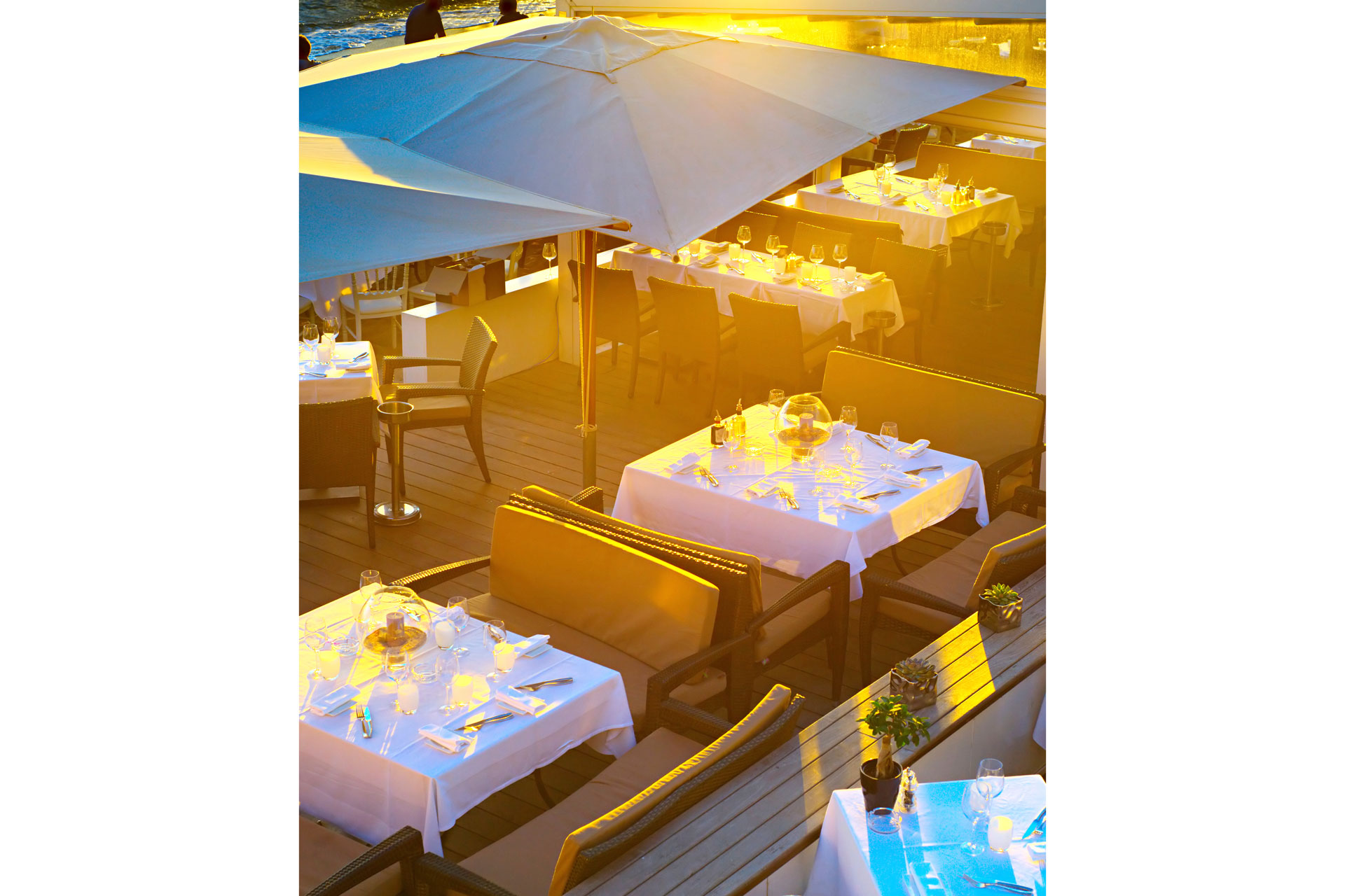 Beachfront table in Cannes
