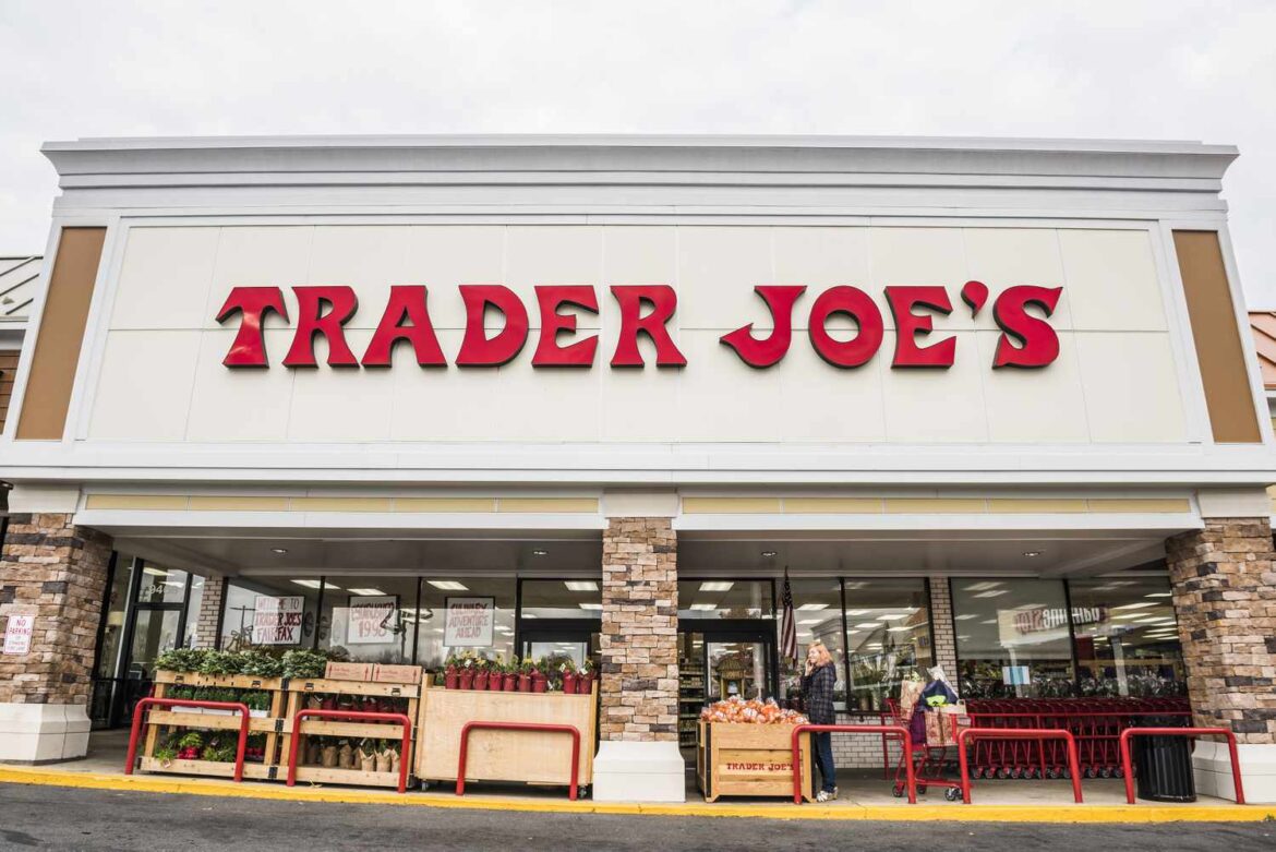 This $6.49 Bottle Of Wine From Trader Joe's Is A Hosting Staple