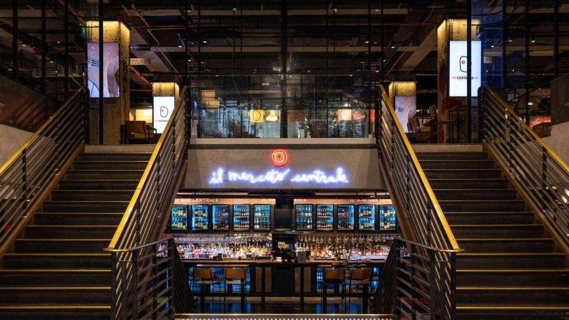 Il Mercato Centrale Is Elevating Lunch Breaks and Post-Work Hangs with Taco, Oyster, Wine and Burger Specials