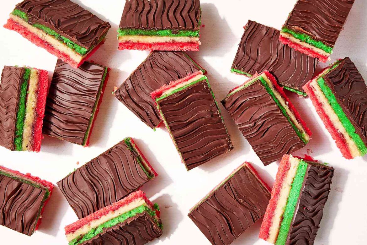 17 Italian Desserts We Love