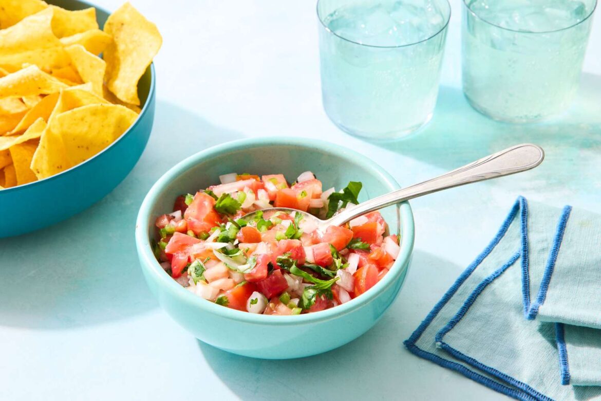 Salsa Fresca Recipe (With Video and Step-by-Step) Salsa Fresca Recipe (With Video and Step-by-Step)