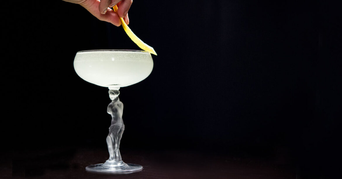 The Best French 75 Cocktail Recipe, According to Experts