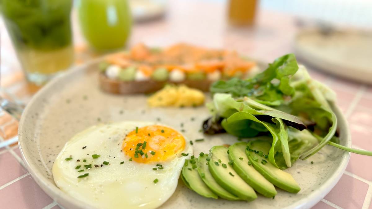 Tartine de Abacate & Salmão com Ovo