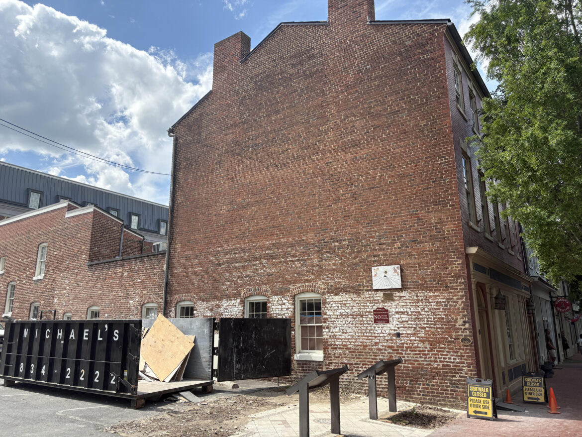 Italian restaurant planned at former Visitor Center building Italian restaurant planned at former Visitor Center building