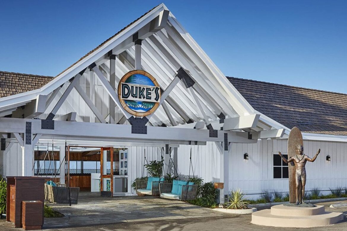 Plagued by disaster, an iconic oceanfront restaurant in Malibu closes