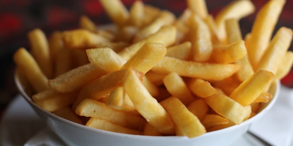 ‘Fussy eater’ goes blind after diet of white bread, Pringles and French fries