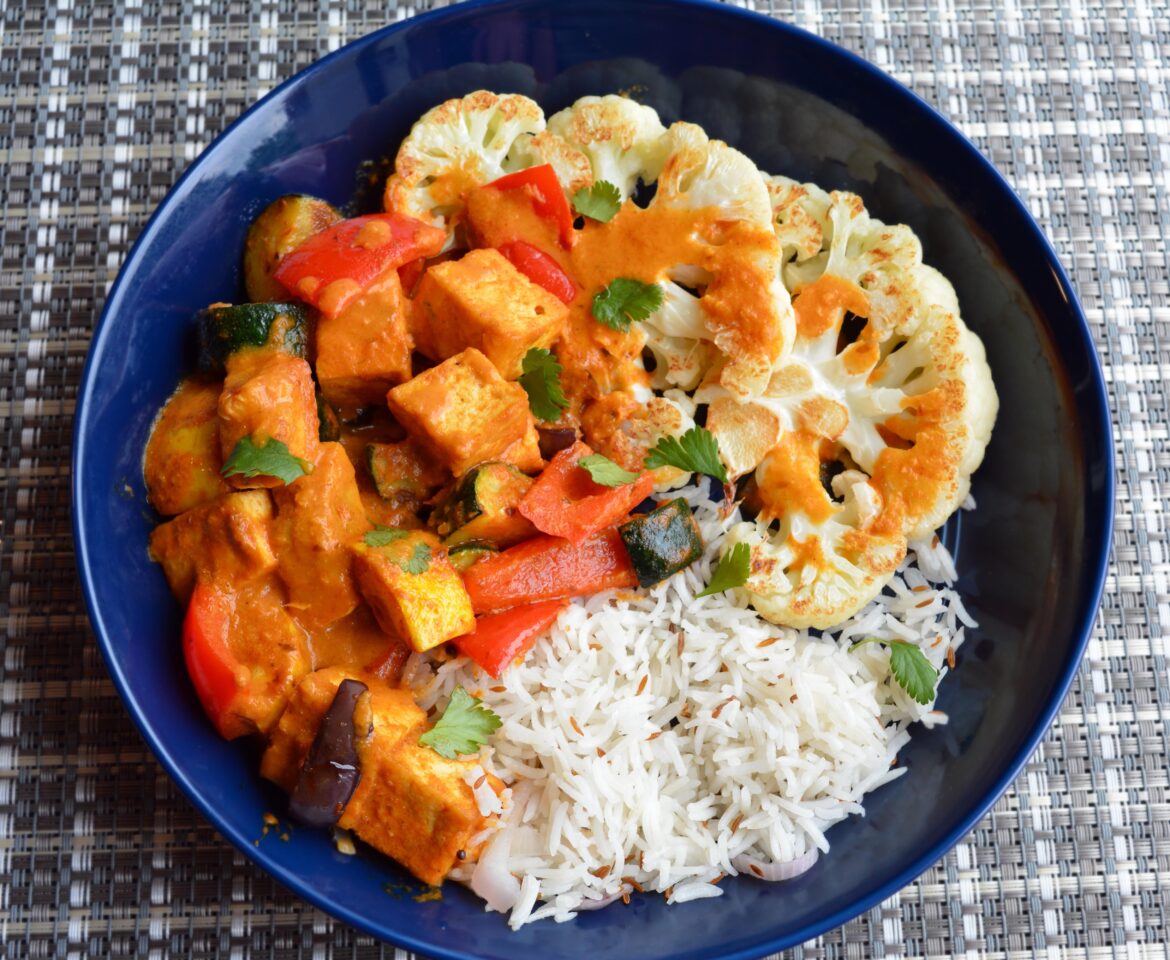 Tikka masala tofu with cauli and Indian style rice. 295 cal.