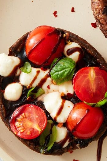 air fryer caprese stuffed portobello mushroom