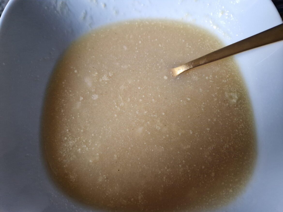 Tried to make cauliflower soup without milk, taste ok, too much salt, looks horrid