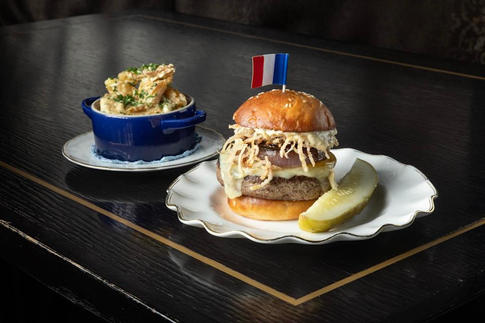 The burger at Pasjoli